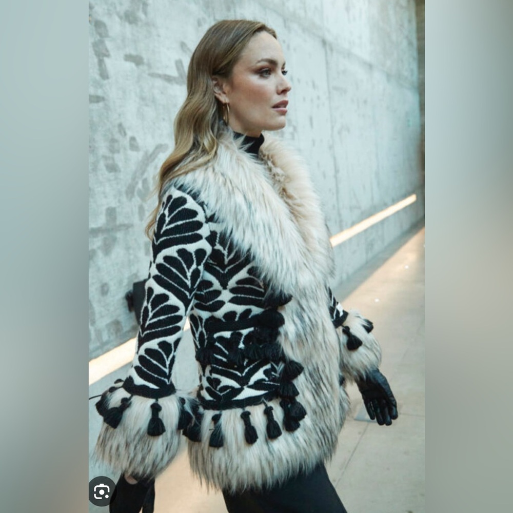 Chic Faux Fur Trimmed Teddy Jacket size S